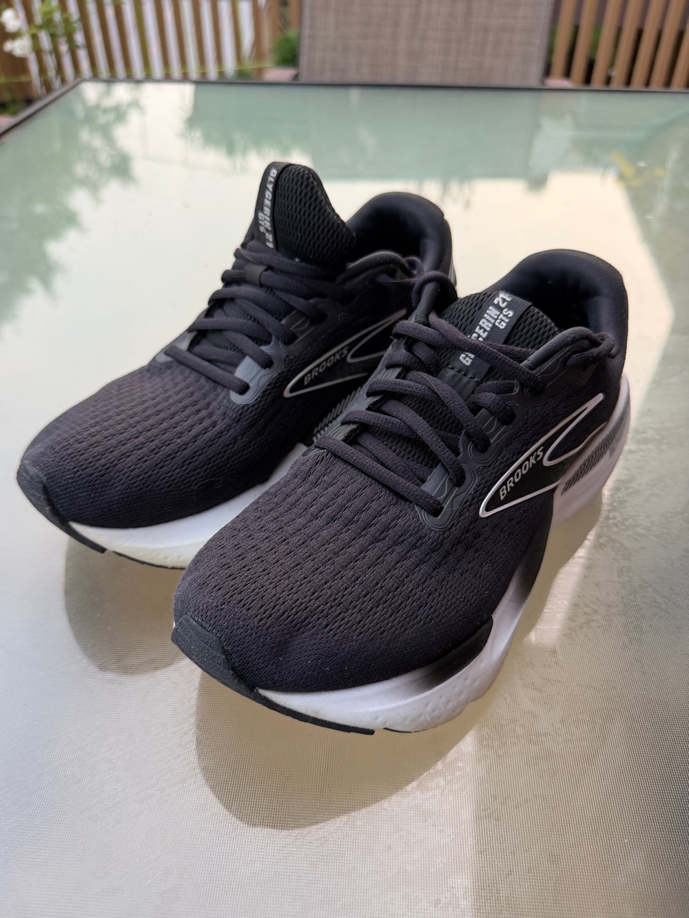 Brooks Glycerin 21 Sneakers.Black /White.In Very Good Condition. Women’s 9 Wide.